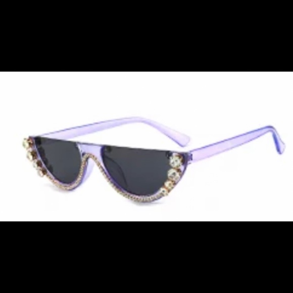 “Looky Looky” Sunglasses - Picture 6 of 9